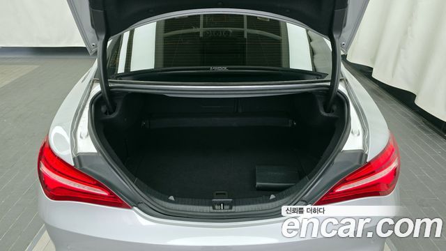 Mercedes-Benz CLA-Class CLA250 4MATIC AMG Line
