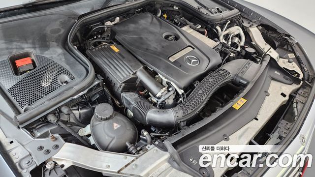 Mercedes-Benz E-Class E300 4MATIC Exclusive