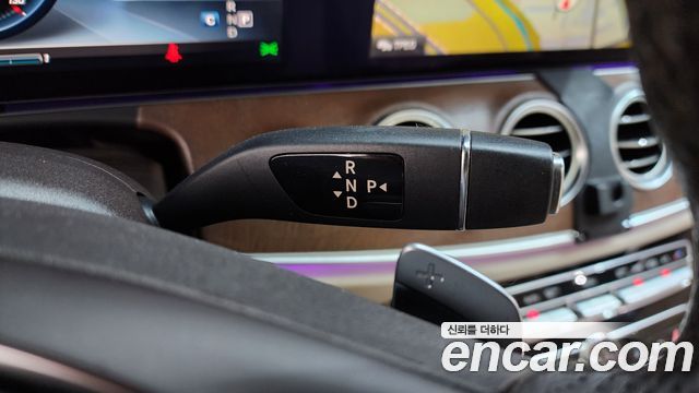 Mercedes-Benz E-Class E300 4MATIC Exclusive