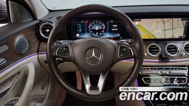 Mercedes-Benz E-Class E300 4MATIC Exclusive
