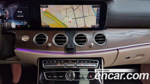 Mercedes-Benz E-Class E300 4MATIC Exclusive