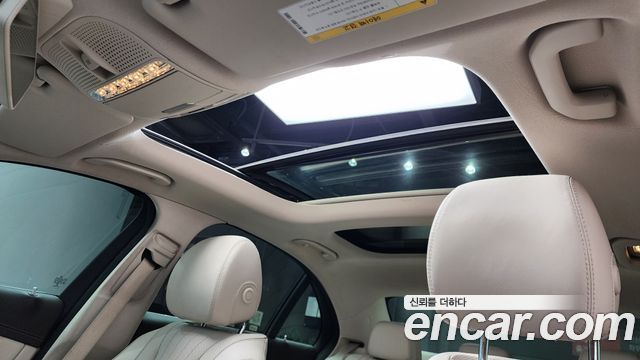 Mercedes-Benz E-Class E300 4MATIC Exclusive