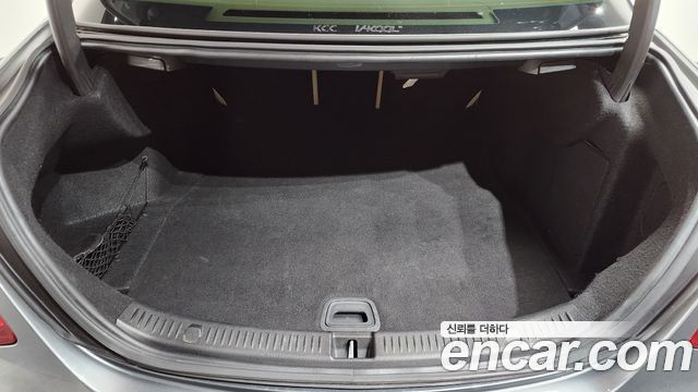 Mercedes-Benz E-Class E300 4MATIC Exclusive