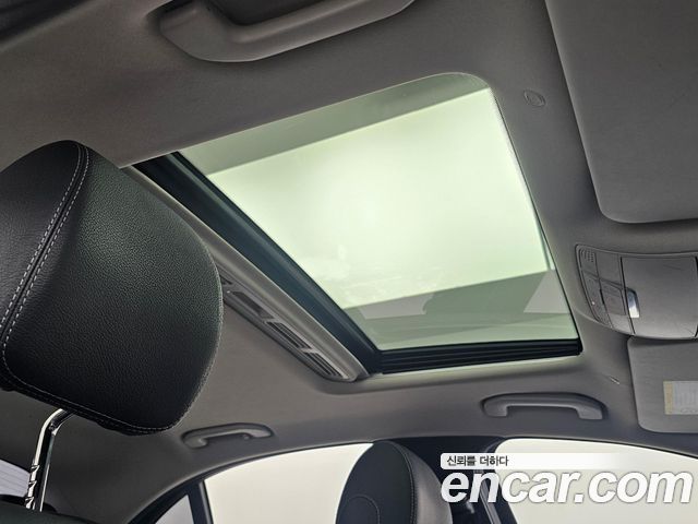 Mercedes-Benz E-Class E300 4MATIC Exclusive Standard