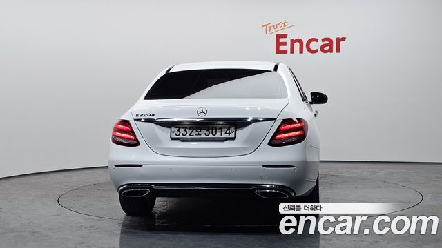 Mercedes-Benz E-Class E220d Exclusive