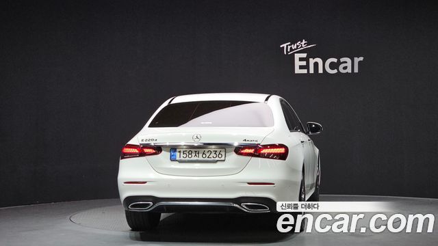 Mercedes-Benz E-Class E220d 4MATIC AMG Line