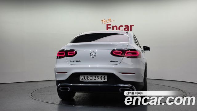 Mercedes-Benz GLC-Class GLC300 4MATIC Premium Coupe
