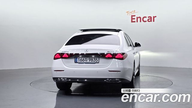 Mercedes-Benz E-Class E220d 4MATIC Exclusive