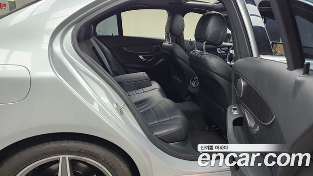Mercedes-Benz C-Class C200 AMG Line