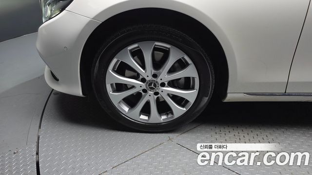 Mercedes-Benz E-Class E220d Exclusive