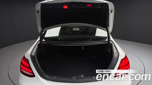 Mercedes-Benz E-Class E220d Exclusive