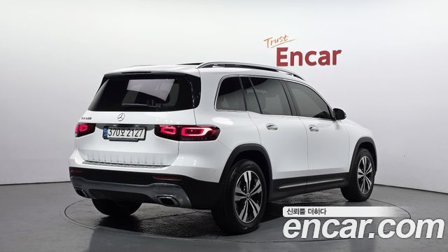 Mercedes-Benz GLB-Class GLB220