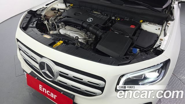 Mercedes-Benz GLB-Class GLB220
