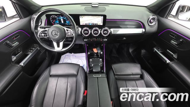 Mercedes-Benz GLB-Class GLB220