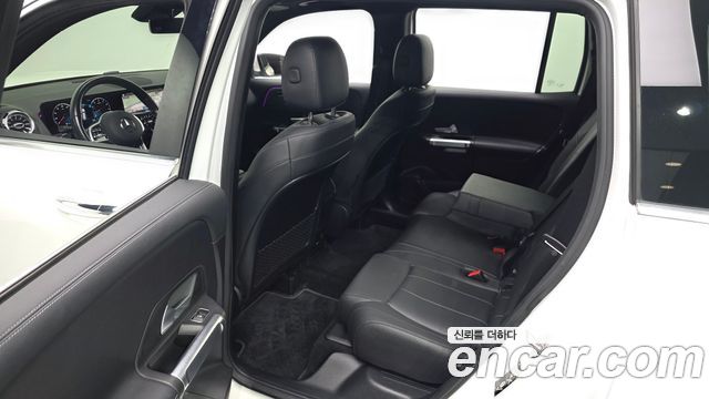 Mercedes-Benz GLB-Class GLB220