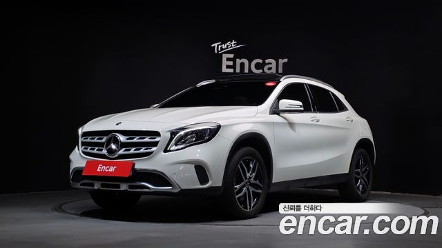 Mercedes-Benz GLA-Class GLA220 Premium