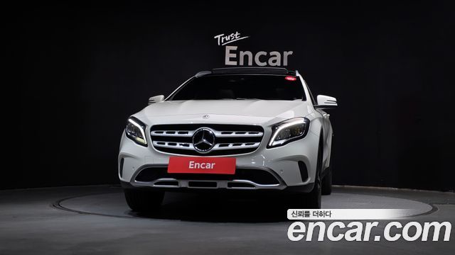 Mercedes-Benz GLA-Class GLA220 Premium