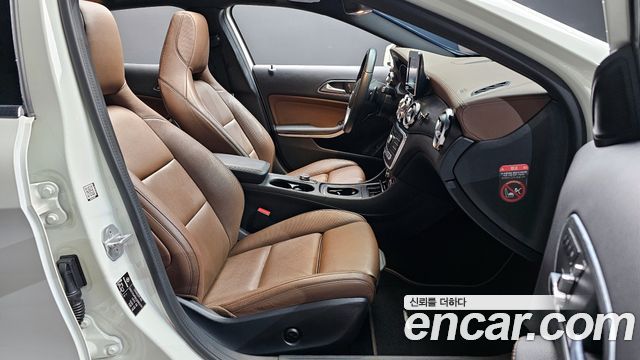 Mercedes-Benz GLA-Class GLA220 Premium