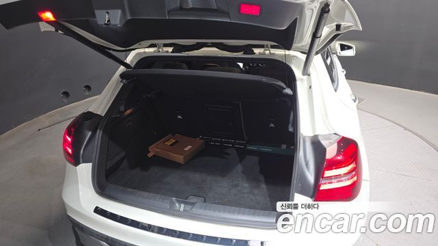 Mercedes-Benz GLA-Class GLA220 Premium