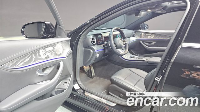 Mercedes-Benz E-Class E350 4MATIC AMG Line