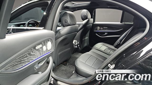 Mercedes-Benz E-Class E350 4MATIC AMG Line