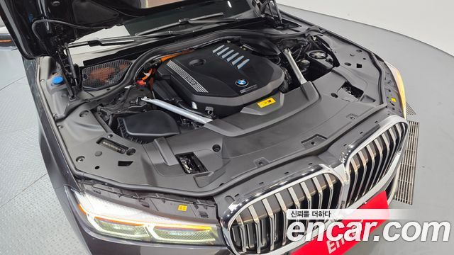BMW 7-Series 745Le iPerformance Design Pure Excellence
