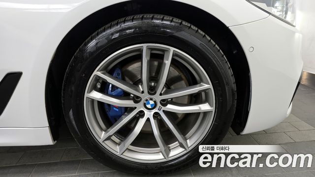 BMW 5-Series 530i M Sport Package Plus
