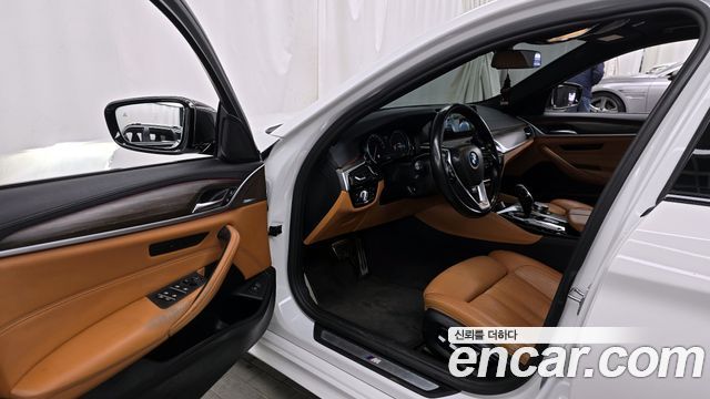 BMW 5-Series 530i M Sport Package Plus