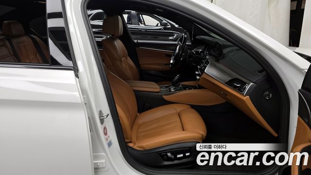 BMW 5-Series 530i M Sport Package Plus