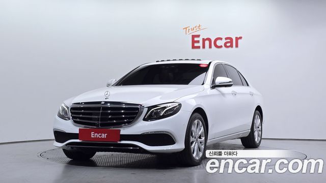 Mercedes-Benz E-Class E300 4MATIC Exclusive