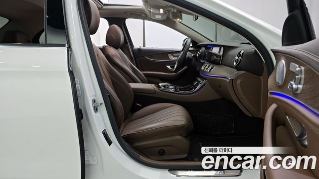 Mercedes-Benz E-Class E300 4MATIC Exclusive