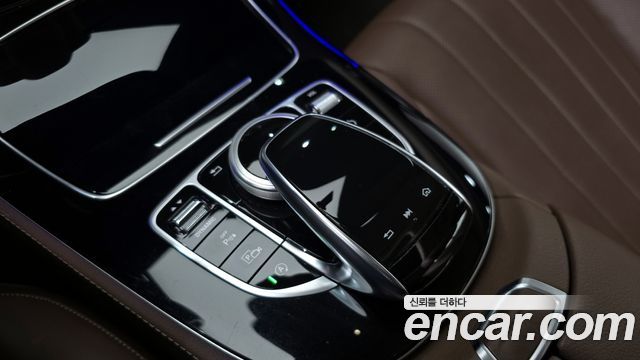 Mercedes-Benz E-Class E300 4MATIC Exclusive
