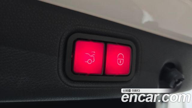 Mercedes-Benz E-Class E300 4MATIC Exclusive