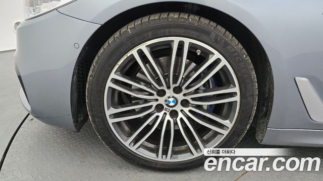 BMW 5-Series 530i M Sport Package Plus