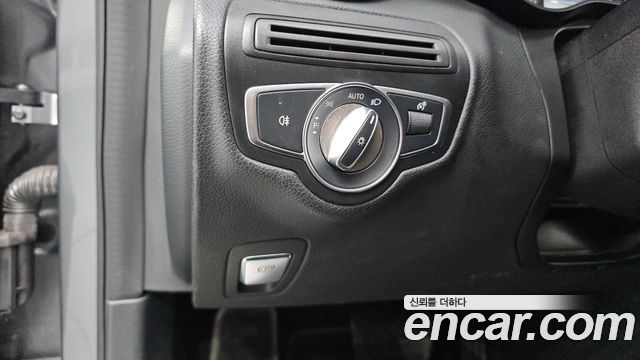 Mercedes-Benz C-Class W205 C200