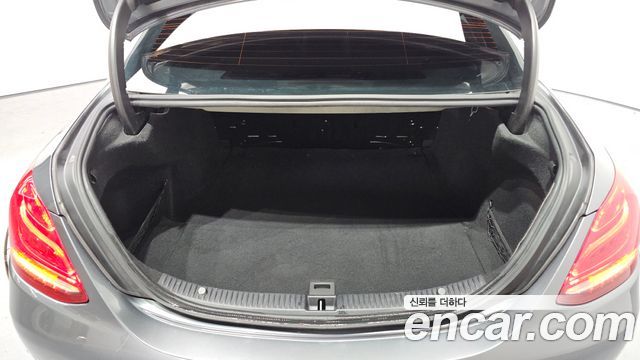Mercedes-Benz C-Class W205 C200