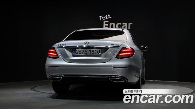 Mercedes-Benz E-Class W213 E220d 4MATIC Avantgarde