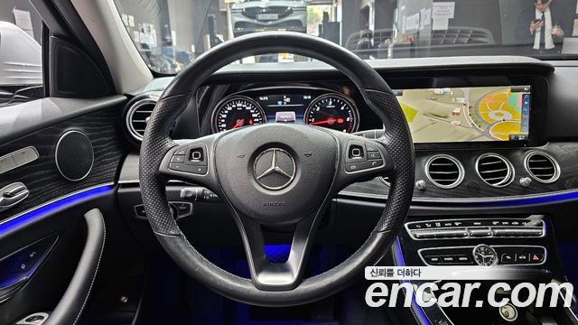 Mercedes-Benz E-Class W213 E220d 4MATIC Avantgarde