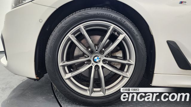 BMW 5-Series 520d xDrive M Sport Package Plus