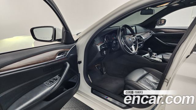 BMW 5-Series 520d xDrive M Sport Package Plus