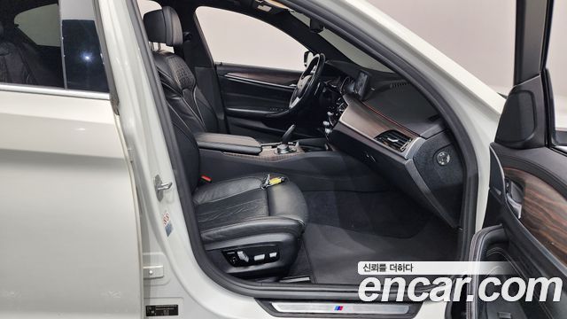 BMW 5-Series 520d xDrive M Sport Package Plus