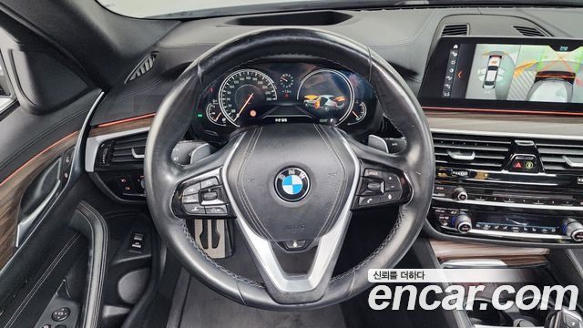 BMW 5-Series 520d xDrive M Sport Package Plus