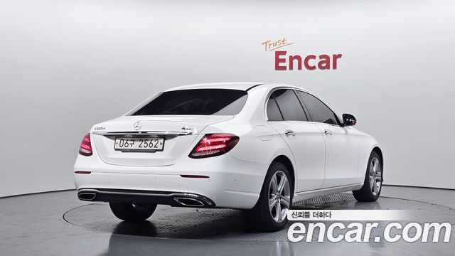 Mercedes-Benz E-Class E220d 4MATIC Avantgarde