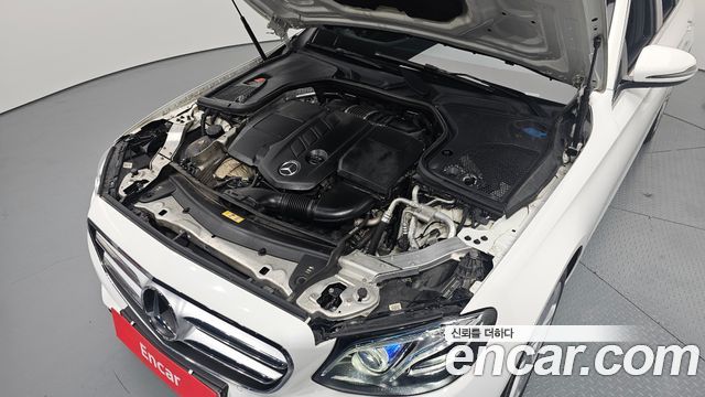 Mercedes-Benz E-Class E220d 4MATIC Avantgarde