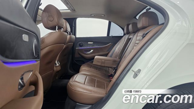 Mercedes-Benz E-Class E220d 4MATIC Avantgarde