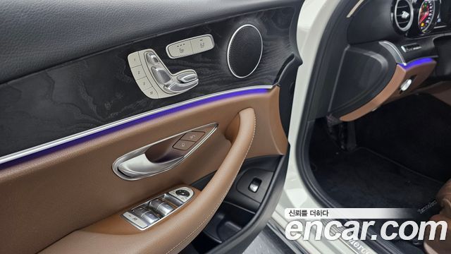 Mercedes-Benz E-Class E220d 4MATIC Avantgarde