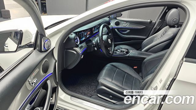 Mercedes-Benz E-Class E200 Avantgarde