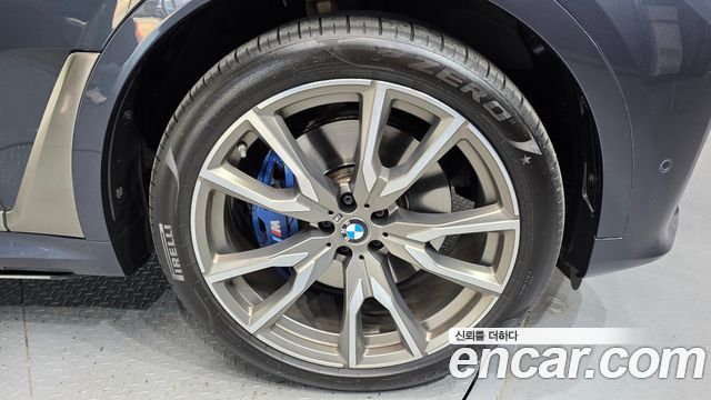 BMW X7 M50i 6STR