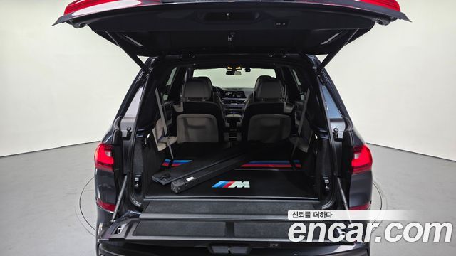 BMW X7 M50i 6STR