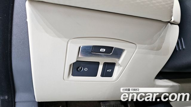 Land Rover Range Rover Velar 2.0 D240 SE